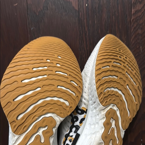 Nike Infinity W 7.5 Animal Print Athletic Shoes - Picture 10 of 11